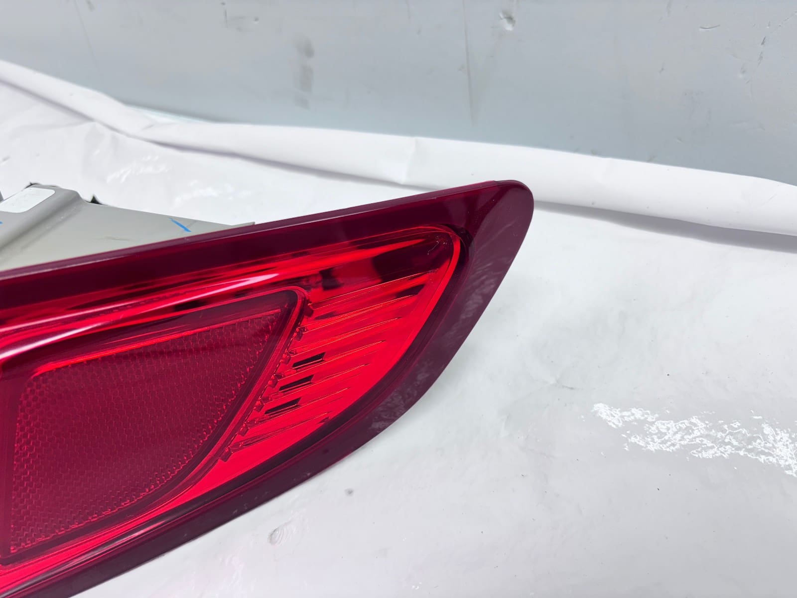2017-2020 Lincoln Continental LED Rear Right OEM Tail Light - Image 4