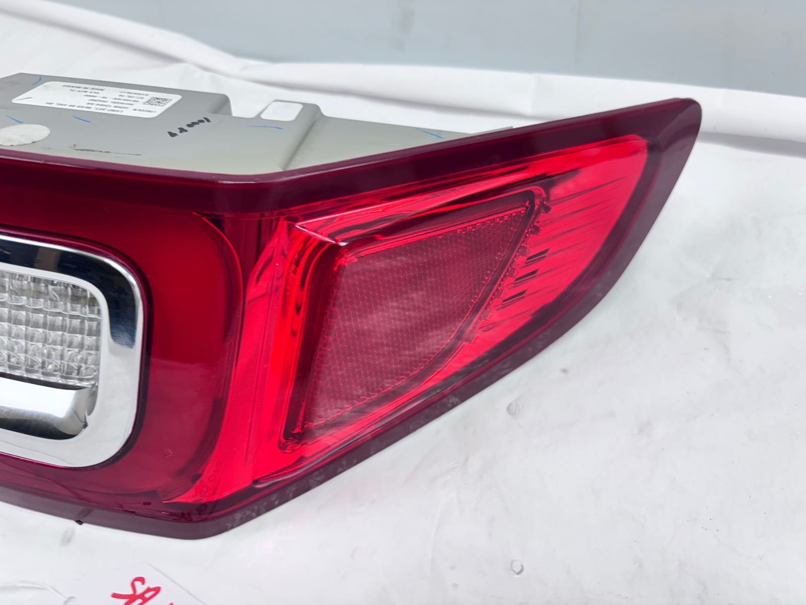 2017-2020 Lincoln Continental LED Rear Right OEM Tail Light - Image 7