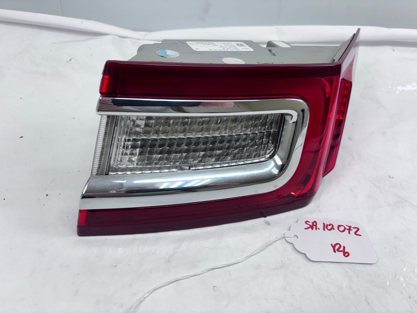 2017-2020 Lincoln Continental LED Rear Right OEM Tail Light - Image 11
