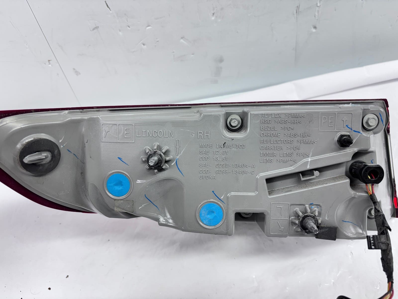 2017-2020 Lincoln Continental LED Rear Right OEM Tail Light - Image 15