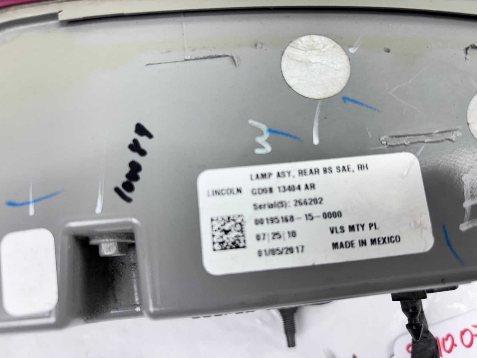 2017-2020 Lincoln Continental LED Rear Right OEM Tail Light - Image 16