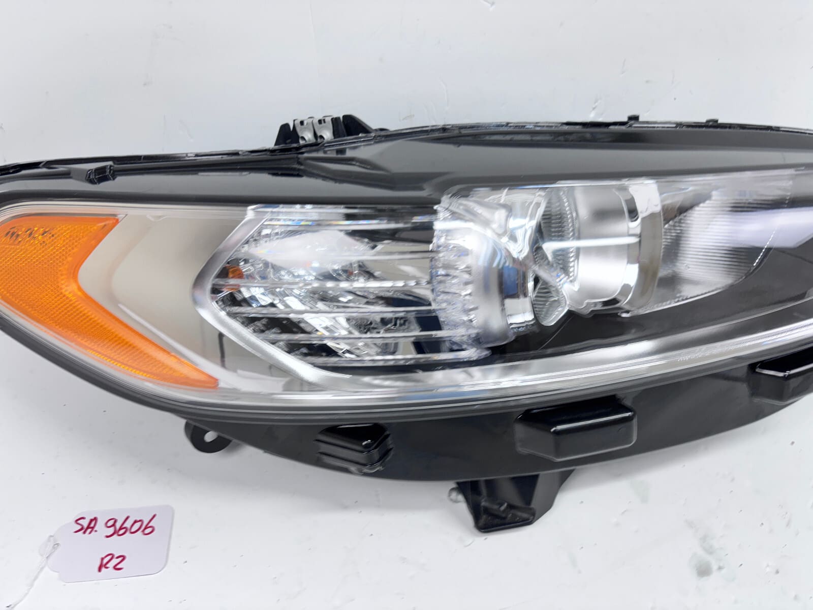 2013-2016 Ford Fusion Halogen Front Right CAPA Headlight - Image 10