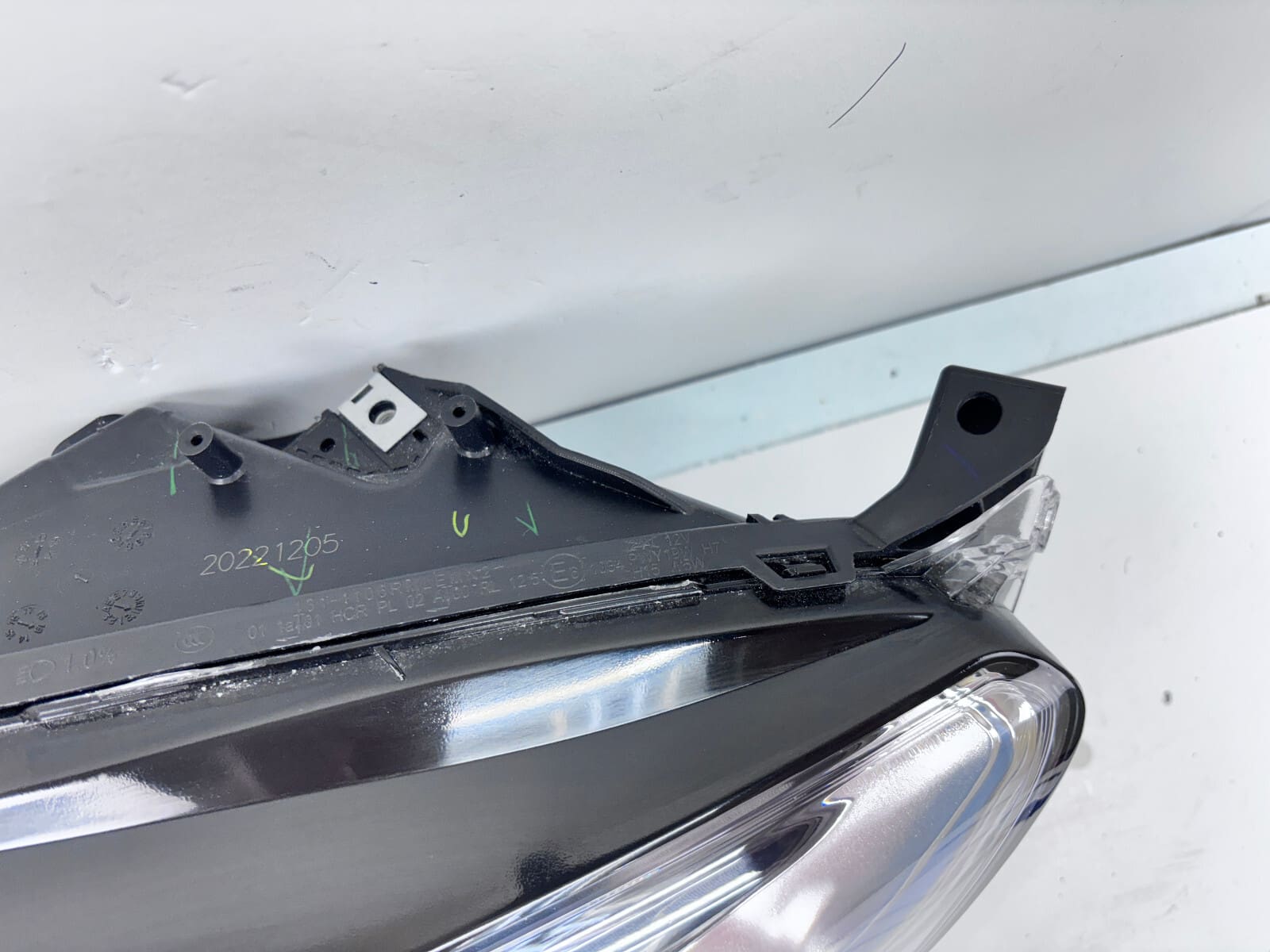 2013-2016 Ford Fusion Halogen Front Right CAPA Headlight - Image 15