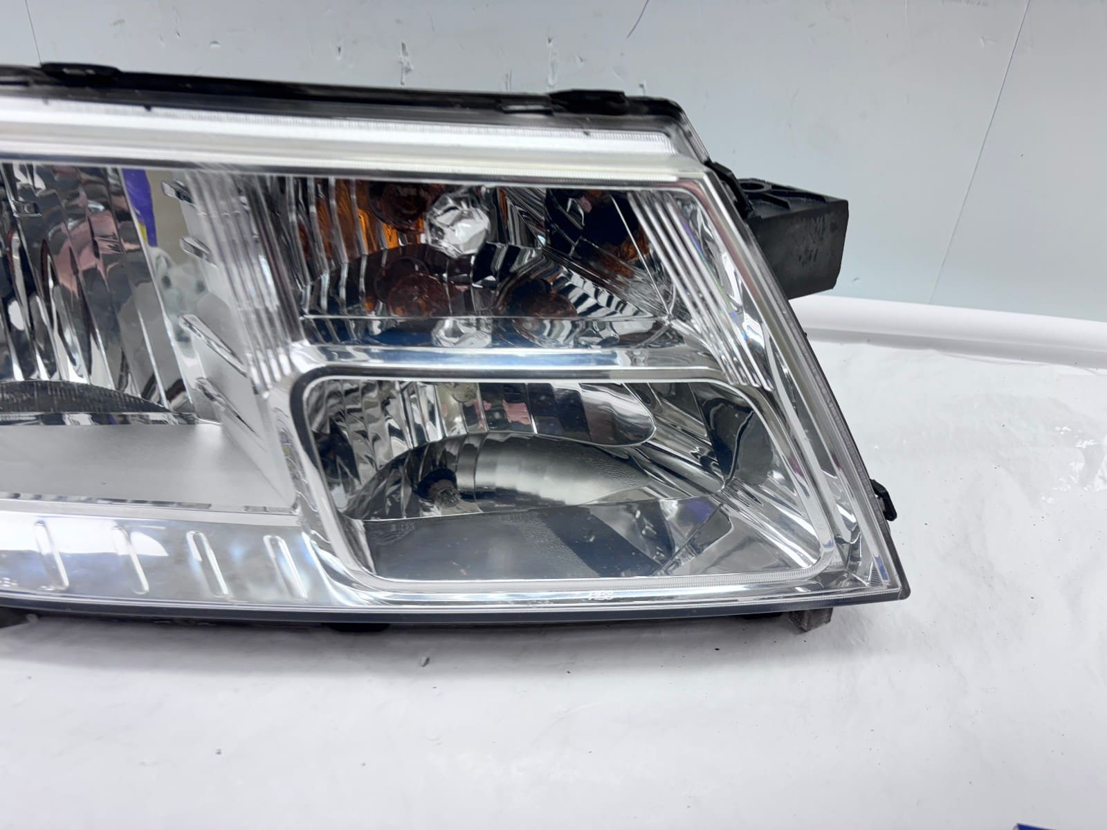 2009-2020 Dodge Journey Halogen Front Right OEM Headlight - Image 2