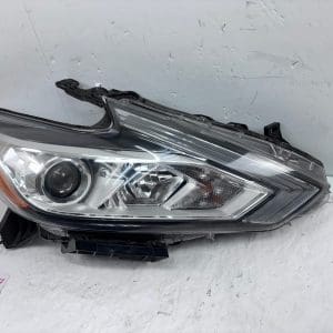 Used 2016-18 Nissan Altima Front Right Halogen OEM Headlight Assembly