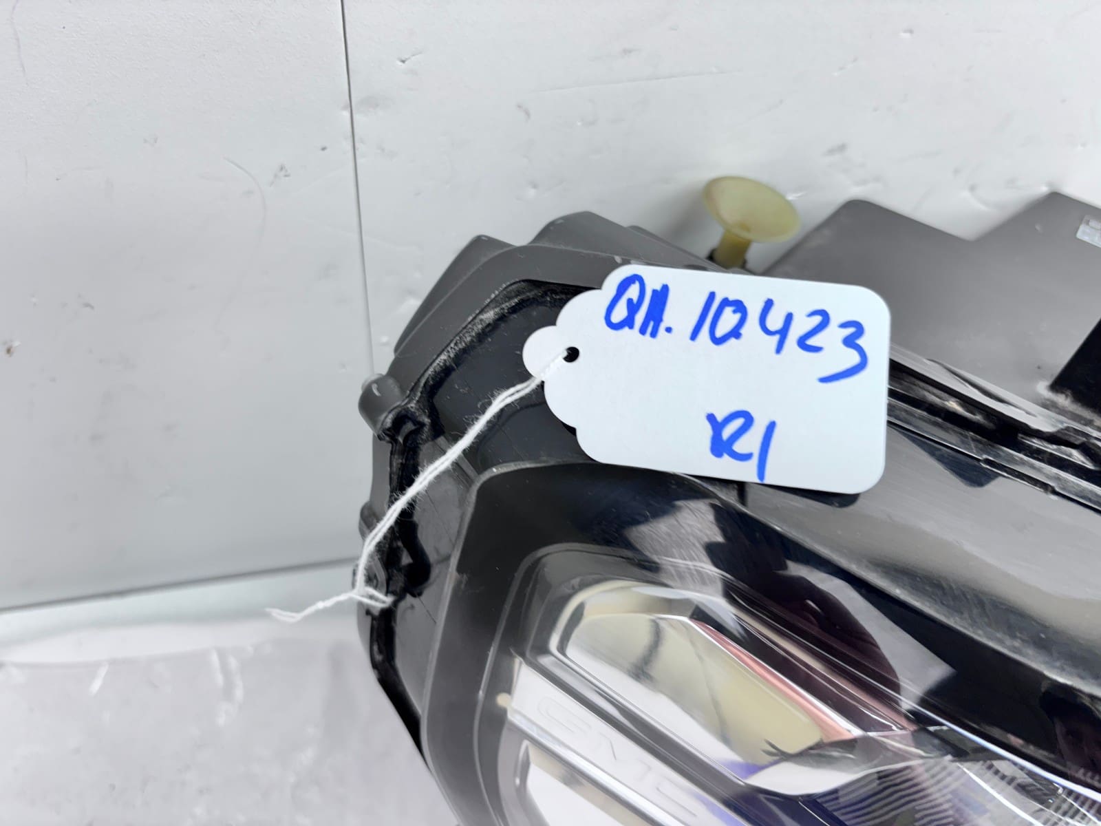 2021-2023 GMC Yukon Denali LED Front Right OEM Headlight 84898702 - Image 19
