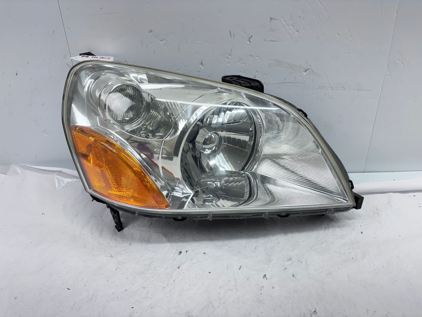 Used 2003-2005 Honda Pilot Front Right Halogen OEM Headlight