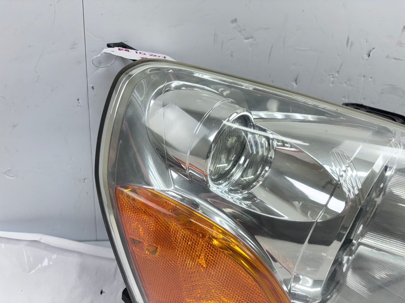 Used 2003-2005 Honda Pilot Front Right Halogen OEM Headlight - Image 12