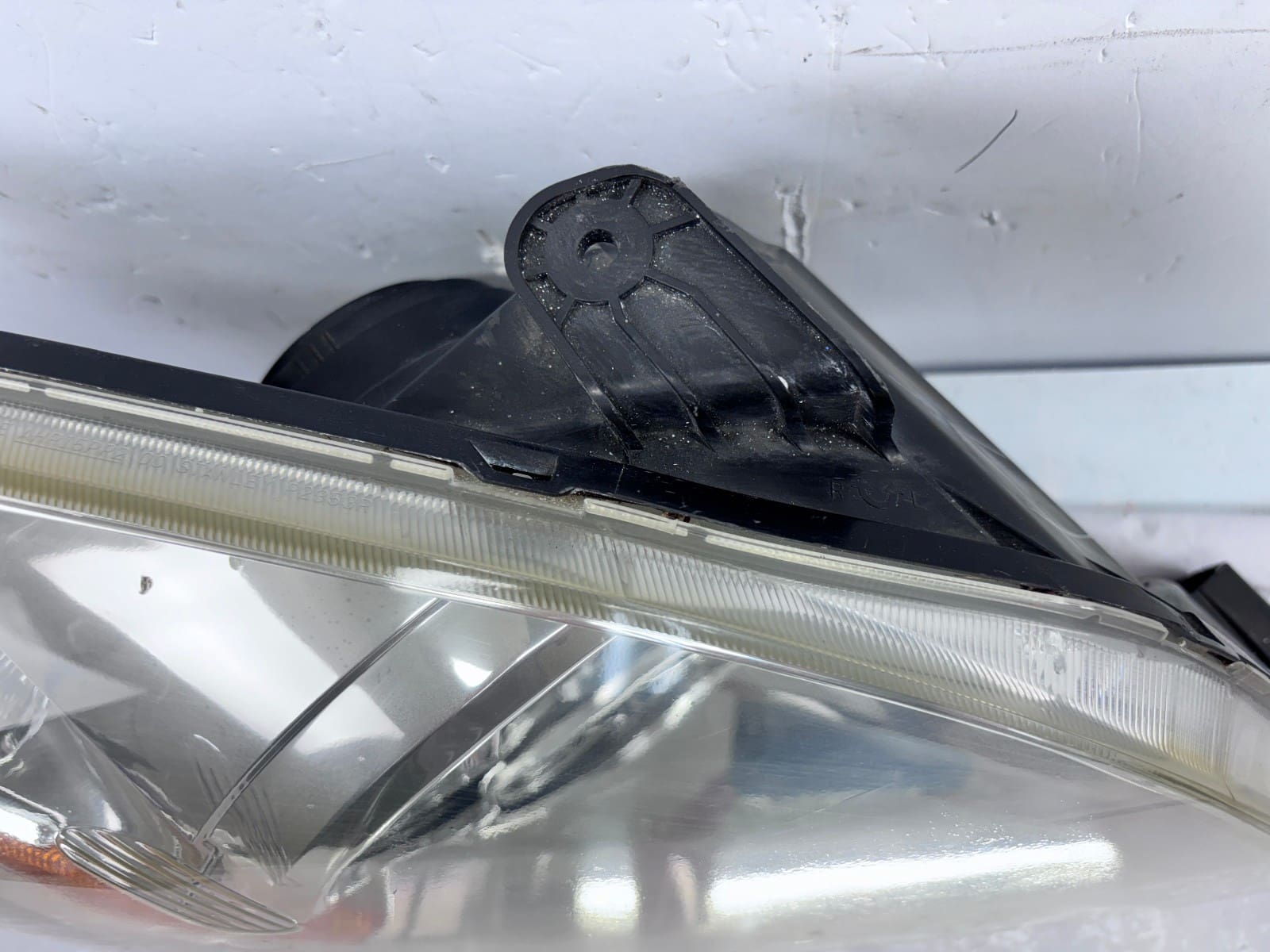 Used 2003-2005 Honda Pilot Front Right Halogen OEM Headlight - Image 15