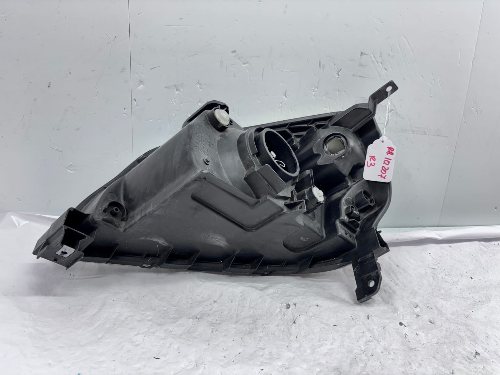 Used 2003-2005 Honda Pilot Front Right Halogen OEM Headlight - Image 20