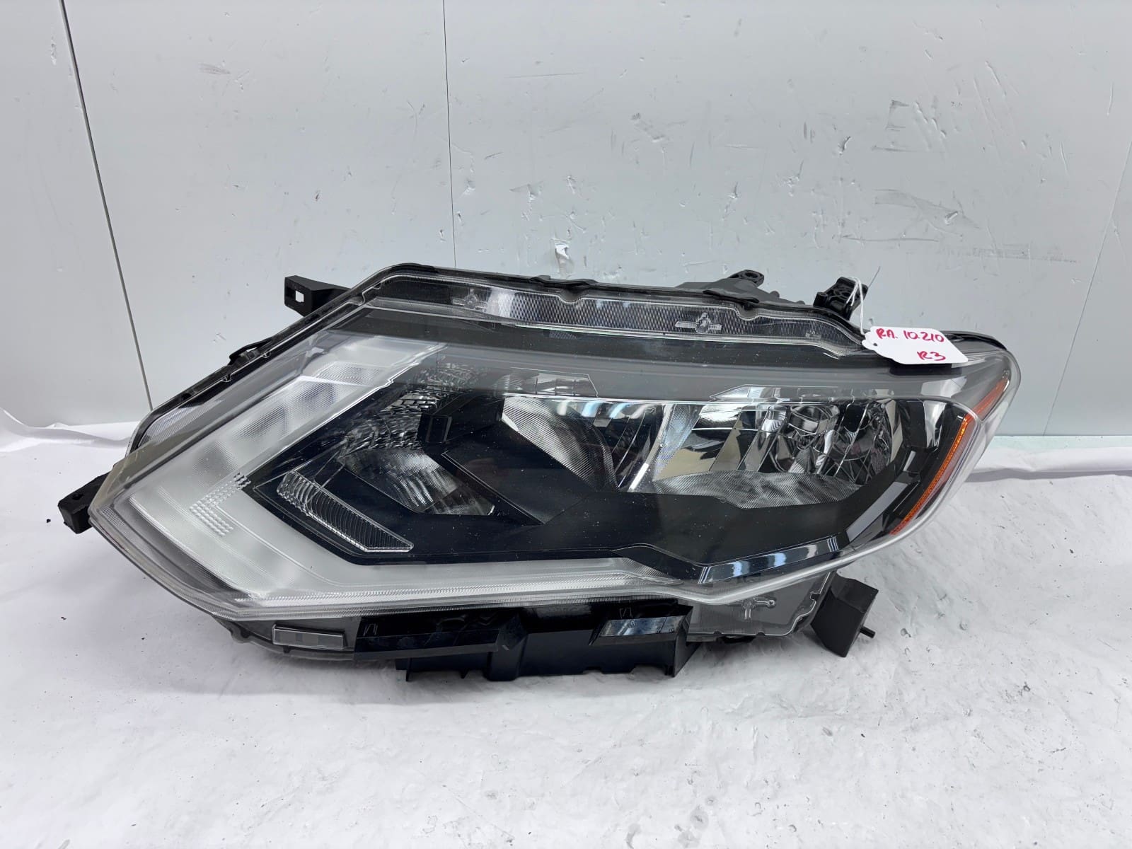 Used 2017-2020 Nissan Rogue Front Left OEM Halogen Headlight - Image 2