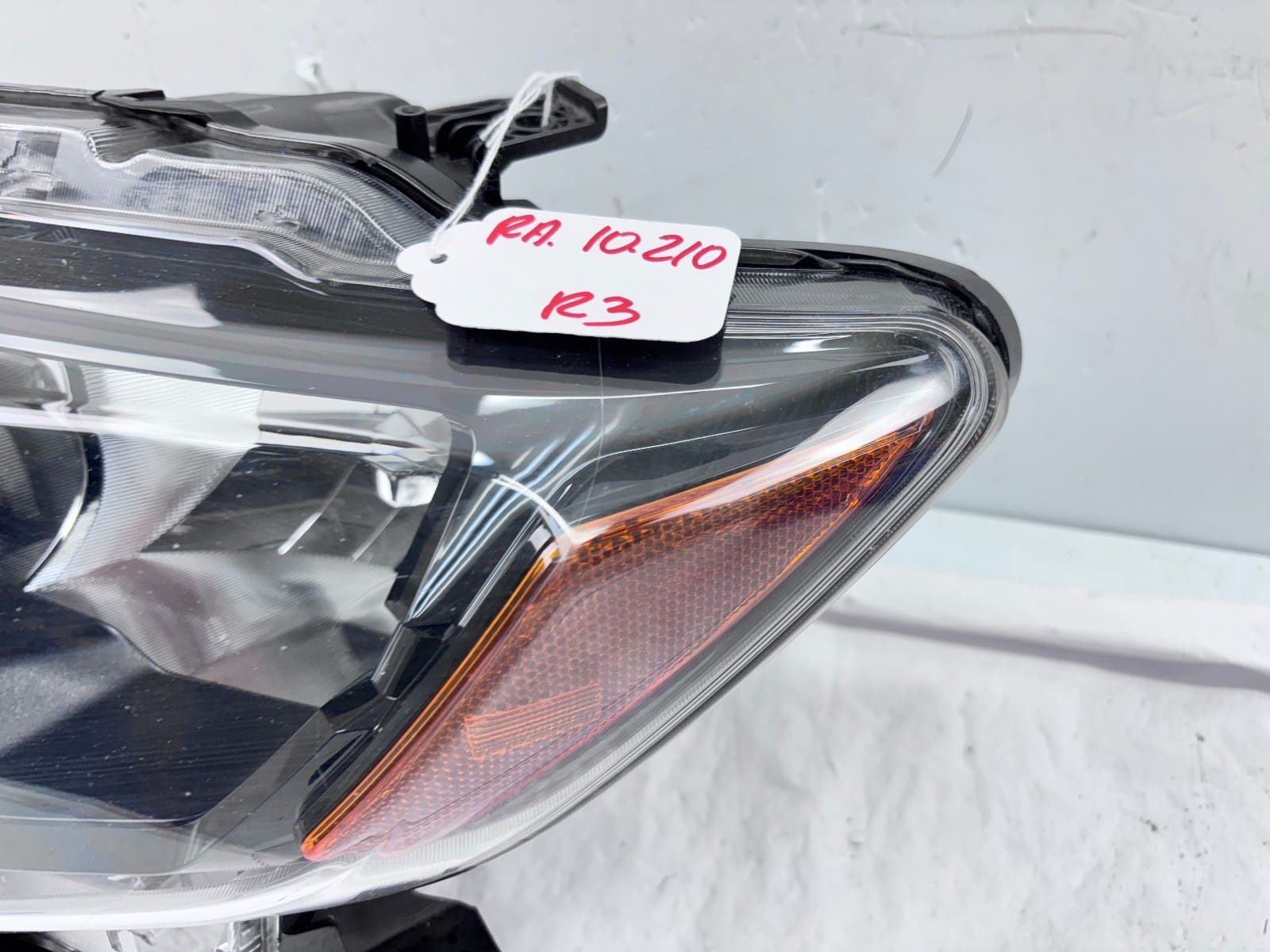 Used 2017-2020 Nissan Rogue Front Left OEM Halogen Headlight - Image 5