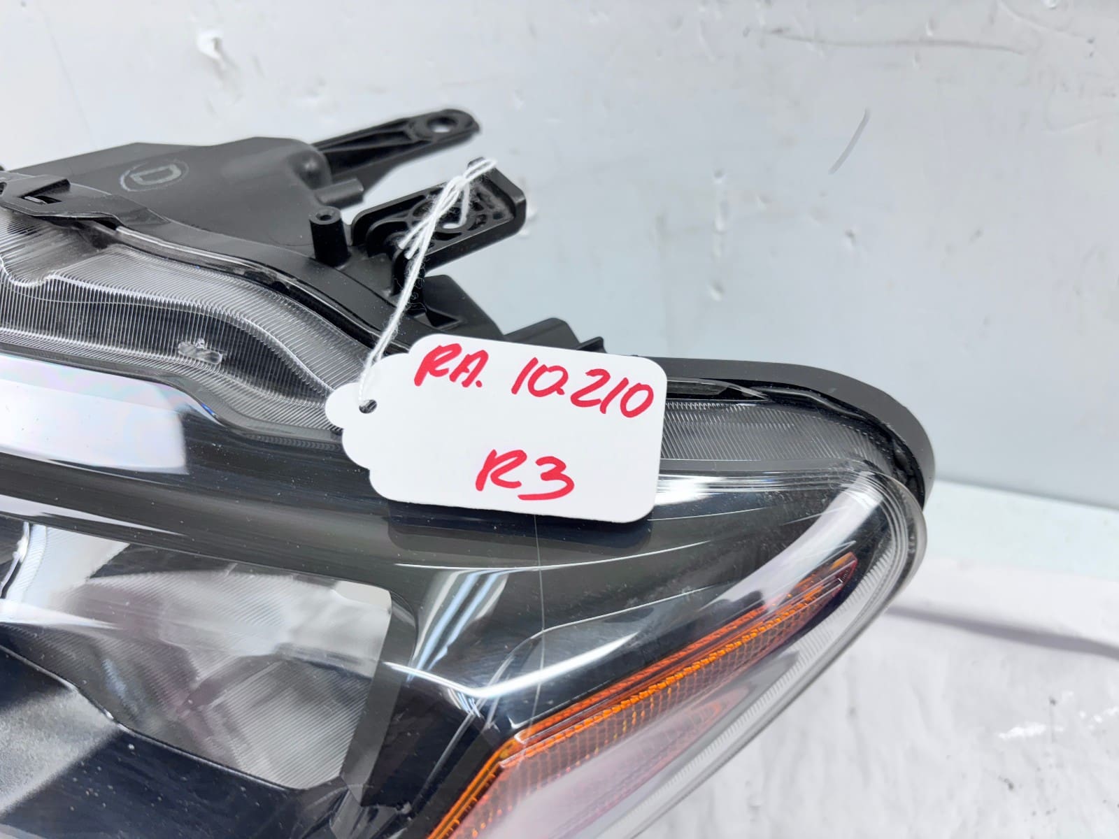 Used 2017-2020 Nissan Rogue Front Left OEM Halogen Headlight - Image 6