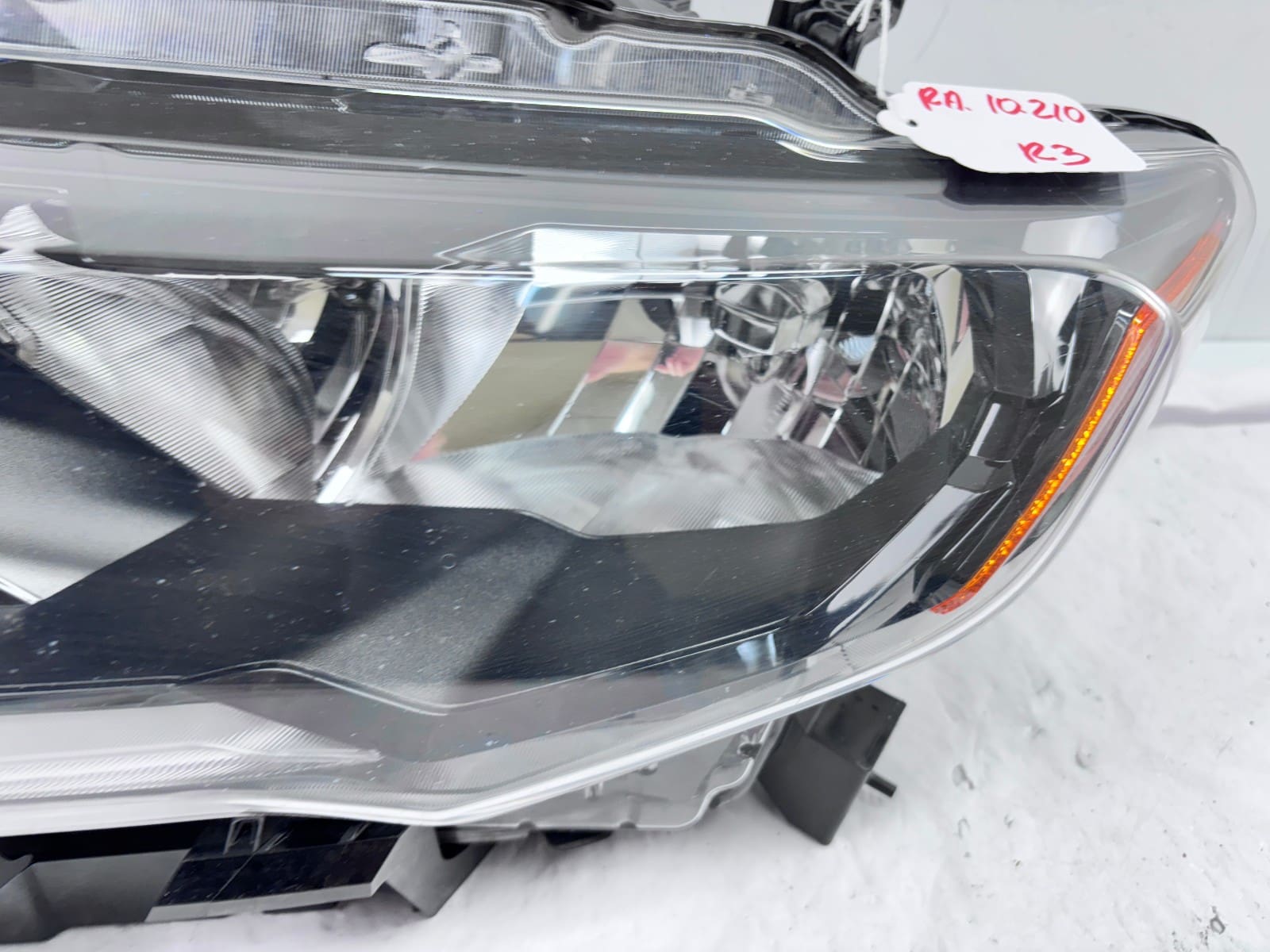 Used 2017-2020 Nissan Rogue Front Left OEM Halogen Headlight - Image 9