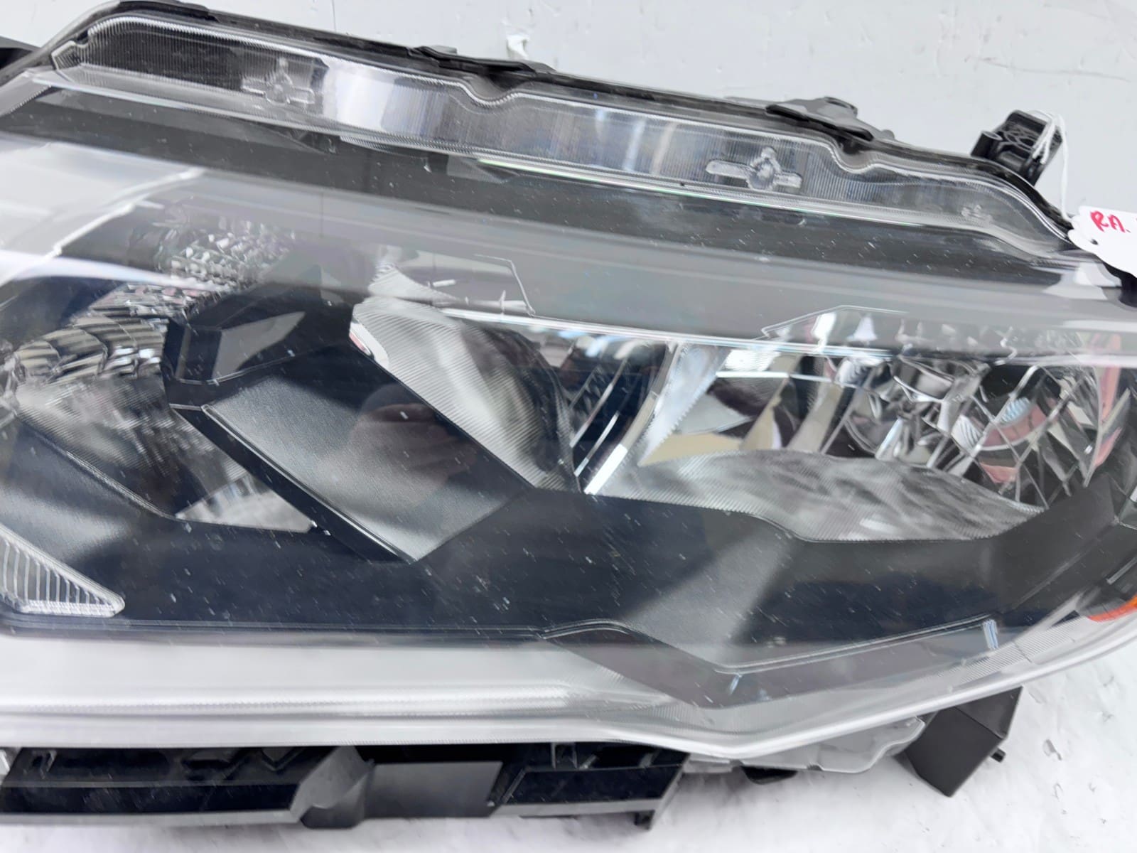 Used 2017-2020 Nissan Rogue Front Left OEM Halogen Headlight - Image 10