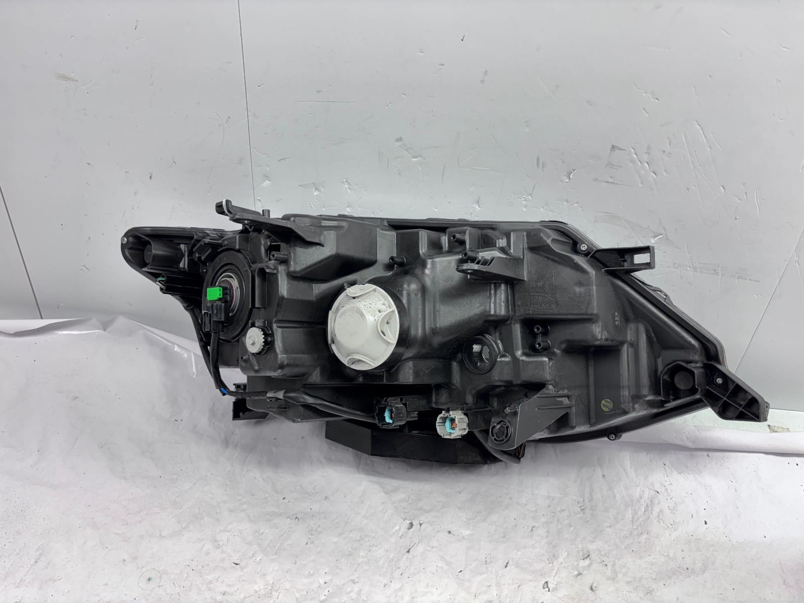 Used 2017-2020 Nissan Rogue Front Left OEM Halogen Headlight - Image 20