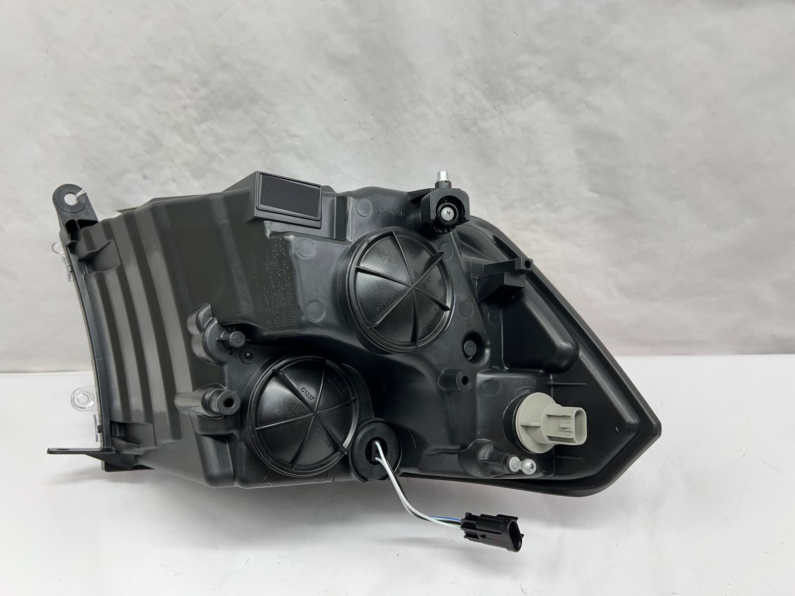 2009-2018 Dodge Ram Halogen Front Right CAPA Headlight - Image 15