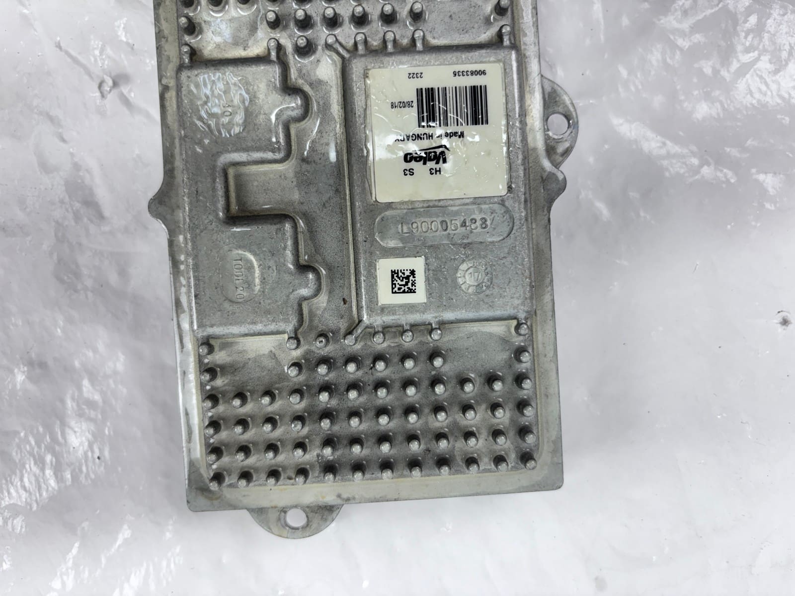 2015-19 Cadillac Escalade OEM Headlight LED Ballast Module L90032783 - Image 2