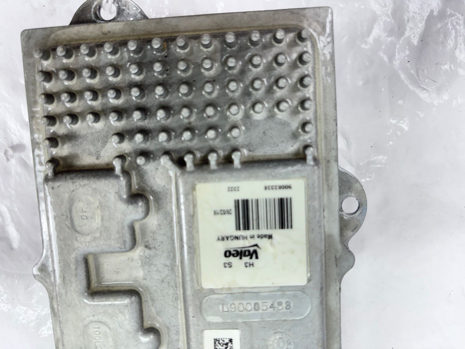 2015-19 Cadillac Escalade OEM Headlight LED Ballast Module L90032783 - Image 4