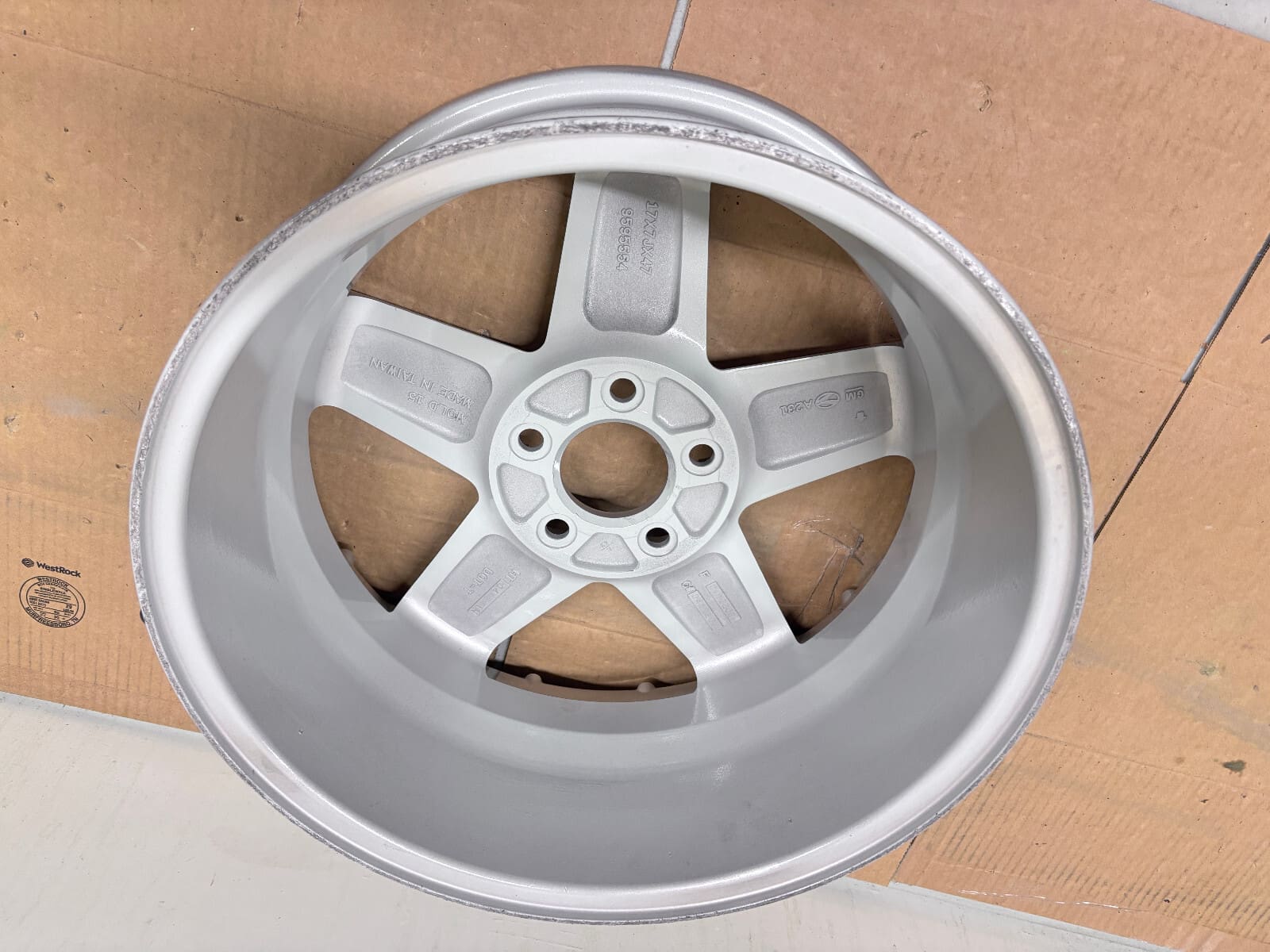 2005-06 Chevy Equinox OEM Wheel 17x7 9595554 Aluminum Rim - 1 Rim - Image 15