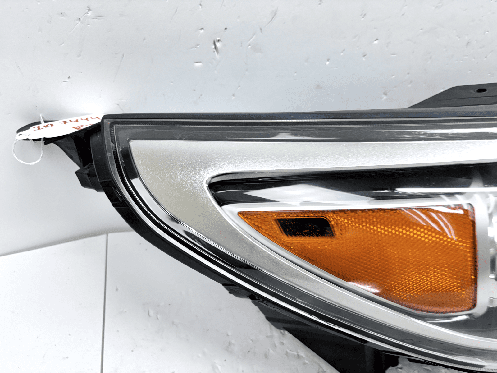2018-20 Hyundai Elantra GT Halogen Front Right OEM Headlight 92102-g3040 - Image 9