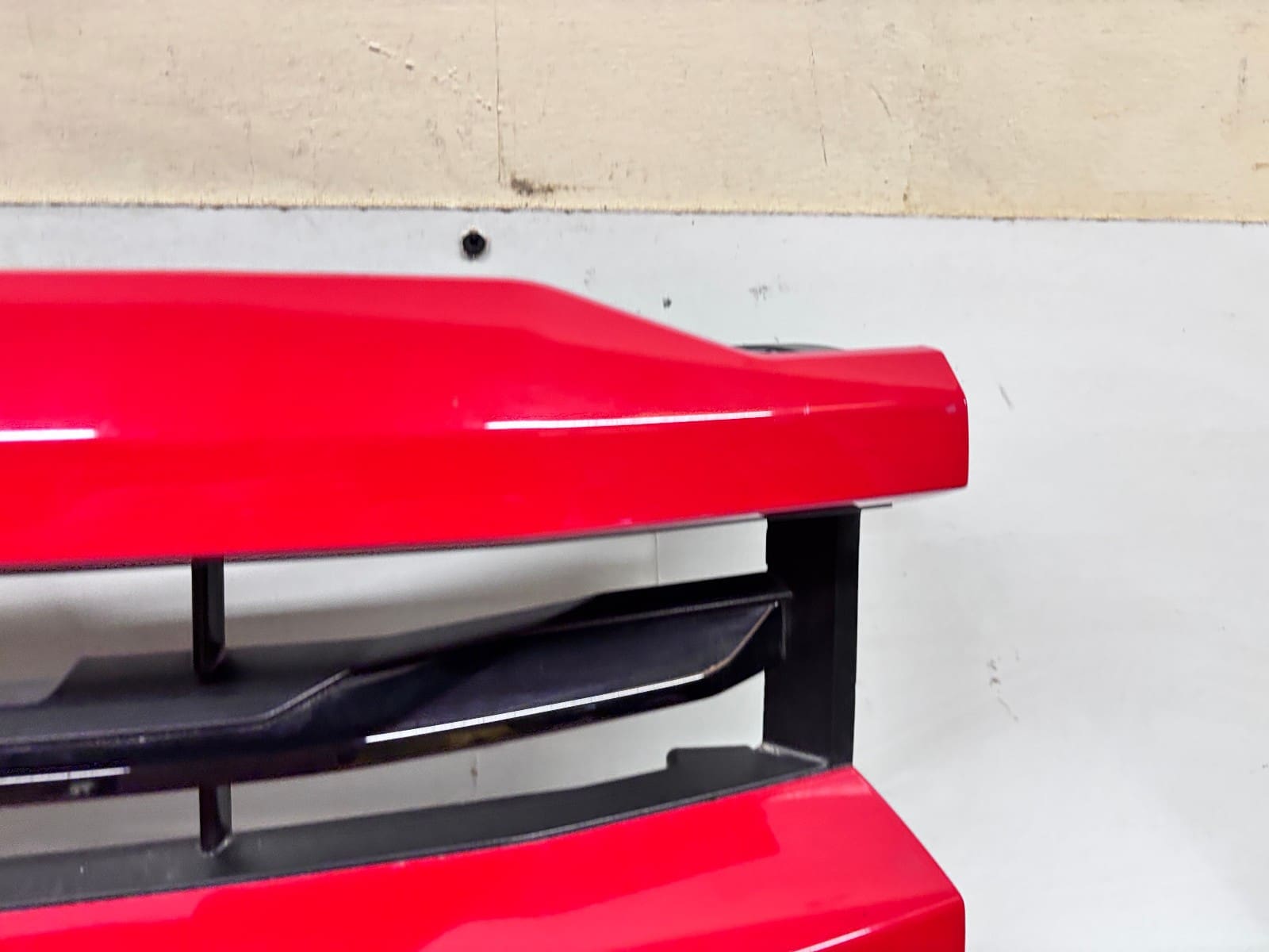 2016-2018 Chevy Silverado 1500 Z71 Red Front OEM Grille 23485656 - Image 11