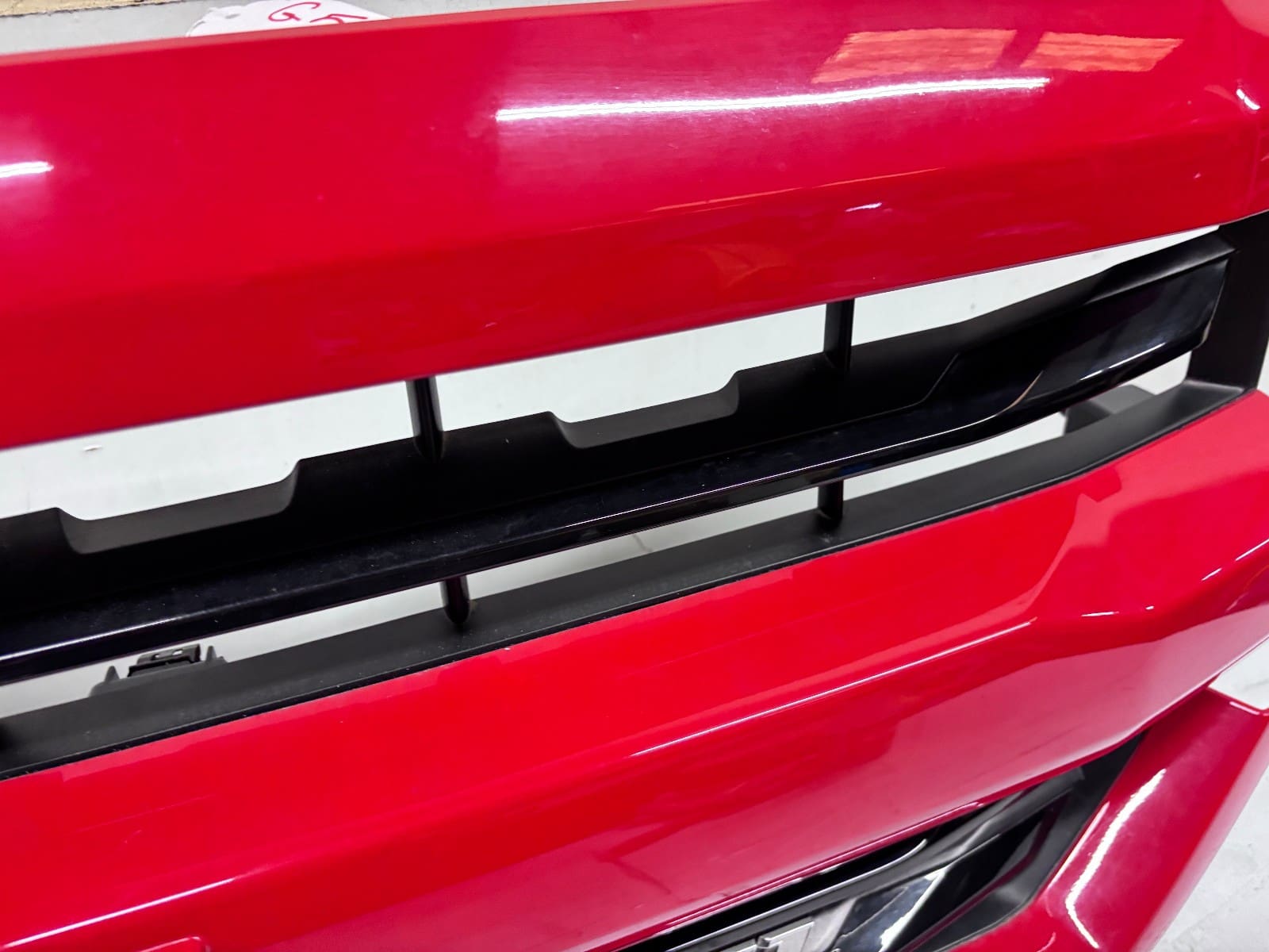 2016-2018 Chevy Silverado 1500 Z71 Red Front OEM Grille 23485656 - Image 18