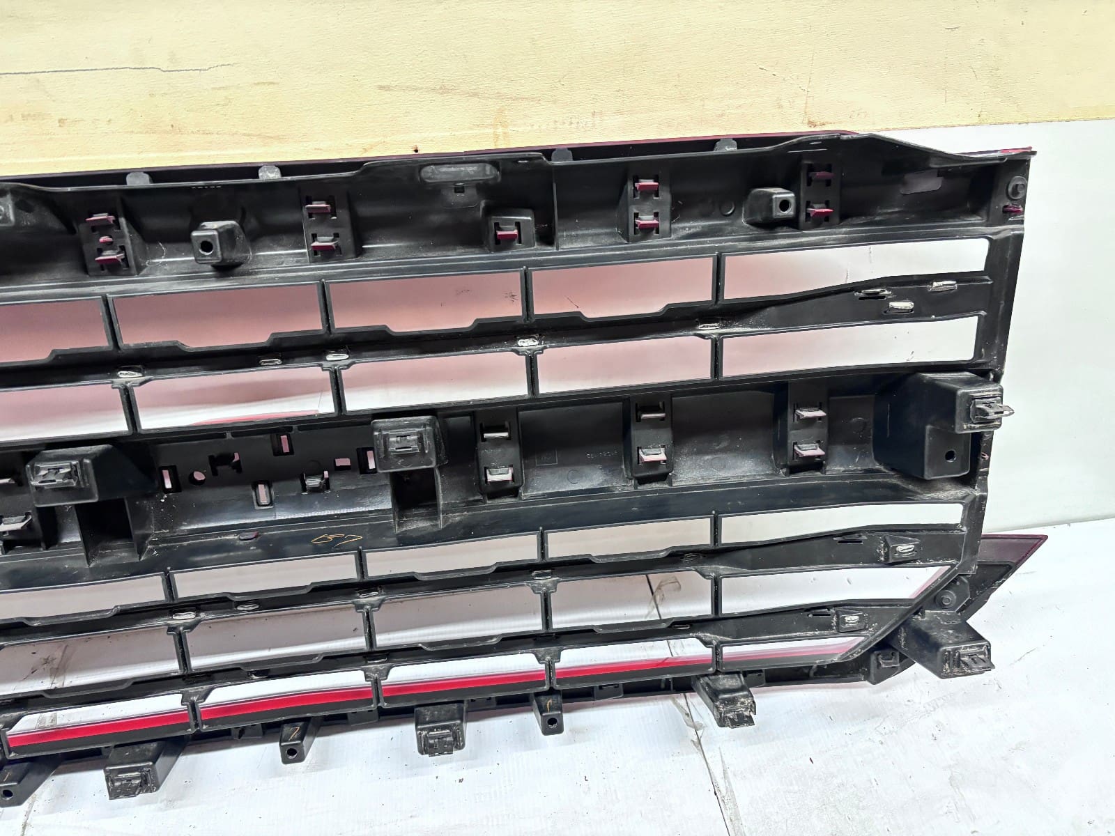 2016-2018 Chevy Silverado 1500 Z71 Red Front OEM Grille 23485656 - Image 19