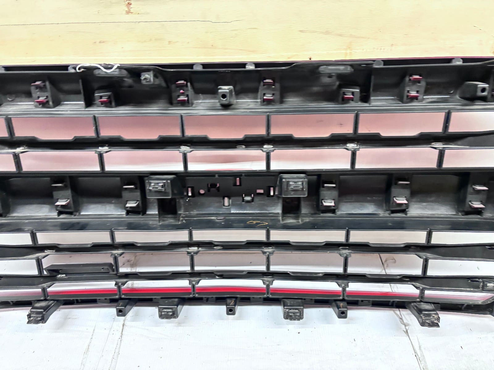 2016-2018 Chevy Silverado 1500 Z71 Red Front OEM Grille 23485656 - Image 20