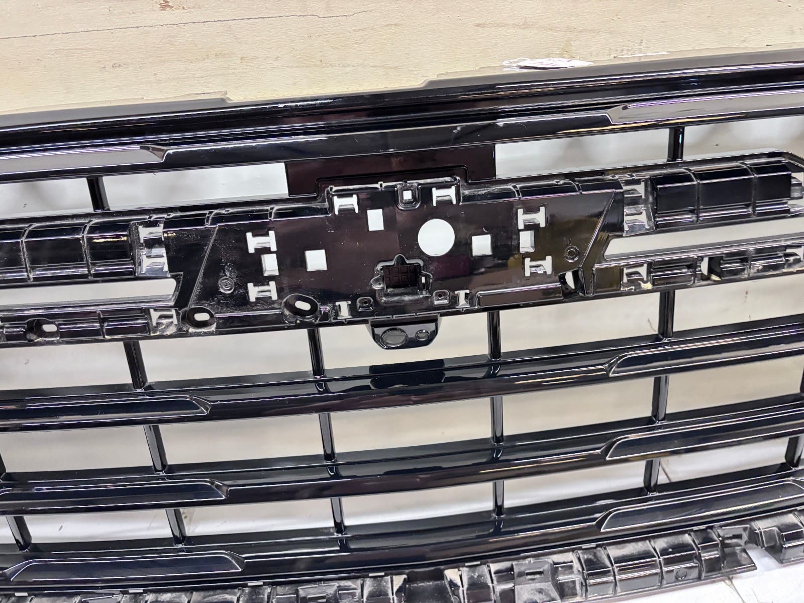 2024-25 Chevy Silverado 2500 3500 Black Front OEM Grille 86533007 - Image 7