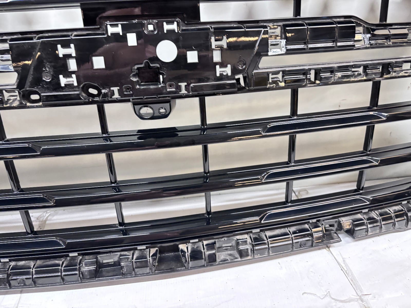 2024-25 Chevy Silverado 2500 3500 Black Front OEM Grille 86533007 - Image 8