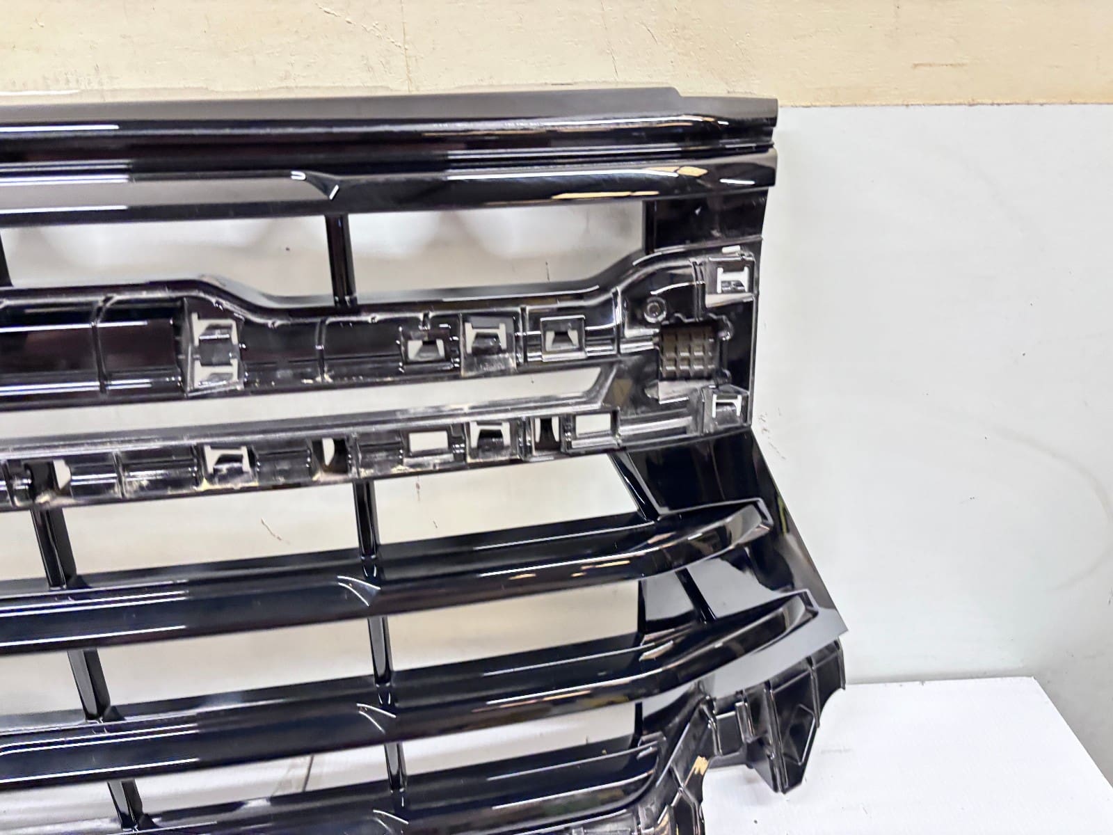 2024-25 Chevy Silverado 2500 3500 Black Front OEM Grille 86533007 - Image 12