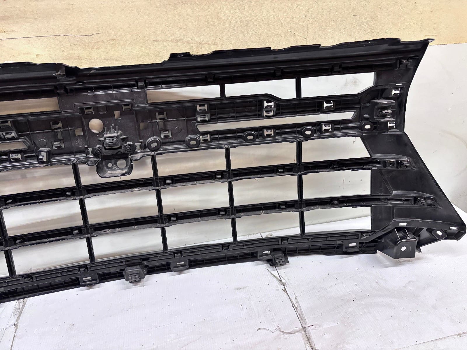 2024-25 Chevy Silverado 2500 3500 Black Front OEM Grille 86533007 - Image 19