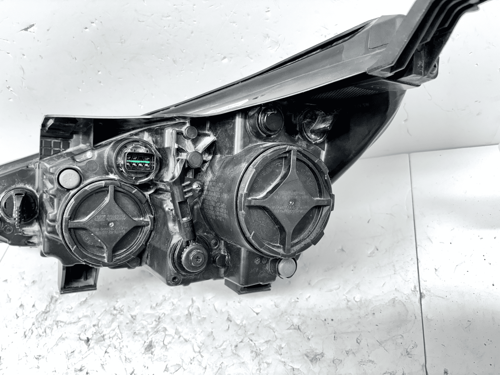 2018-20 Hyundai Elantra GT Halogen Front Right OEM Headlight 92102-g3040 - Image 18