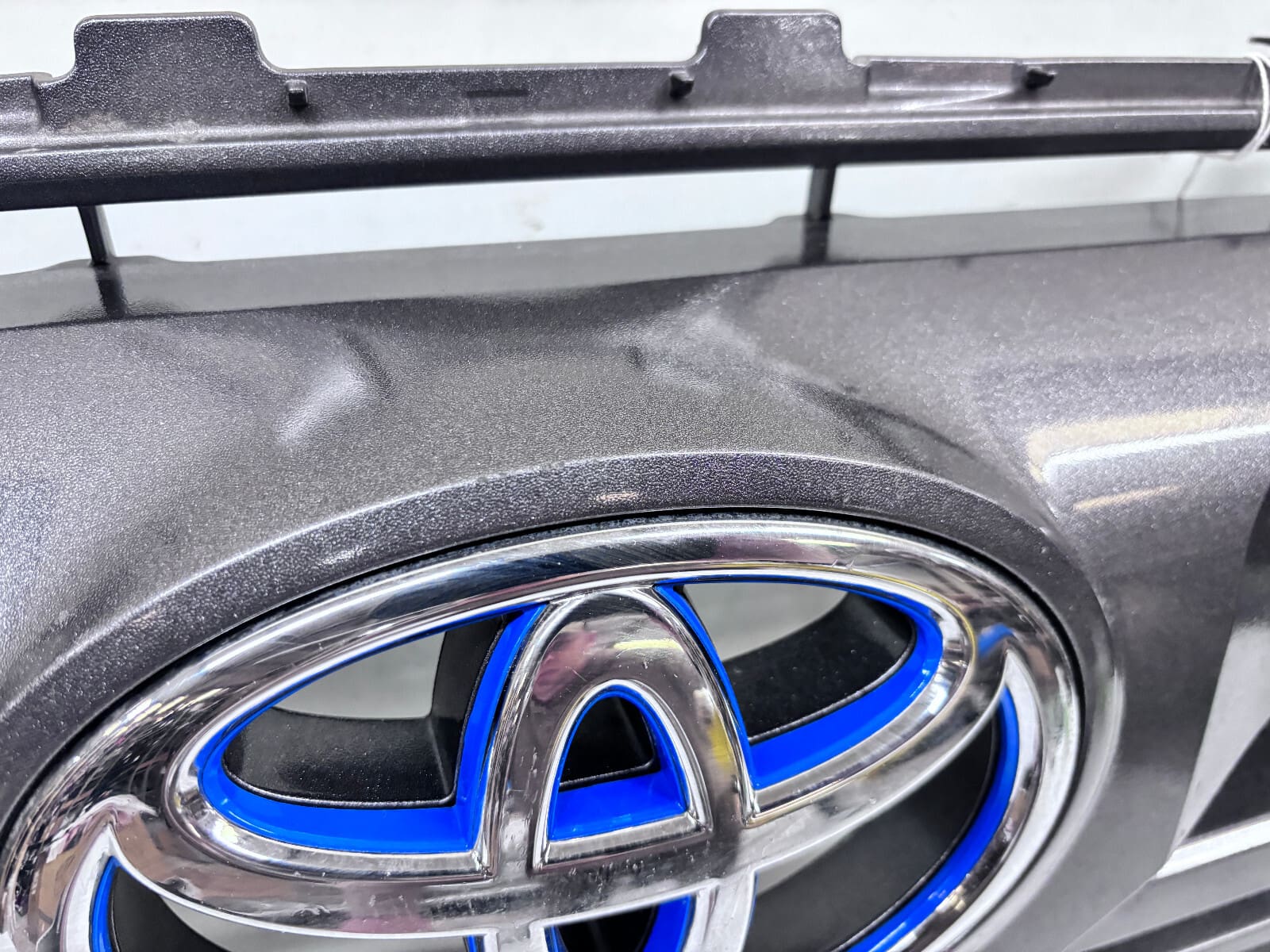 NICE 2022-24 Toyota Tundra Gray Front OEM Grille Genuine 53101-0C110 - Image 7