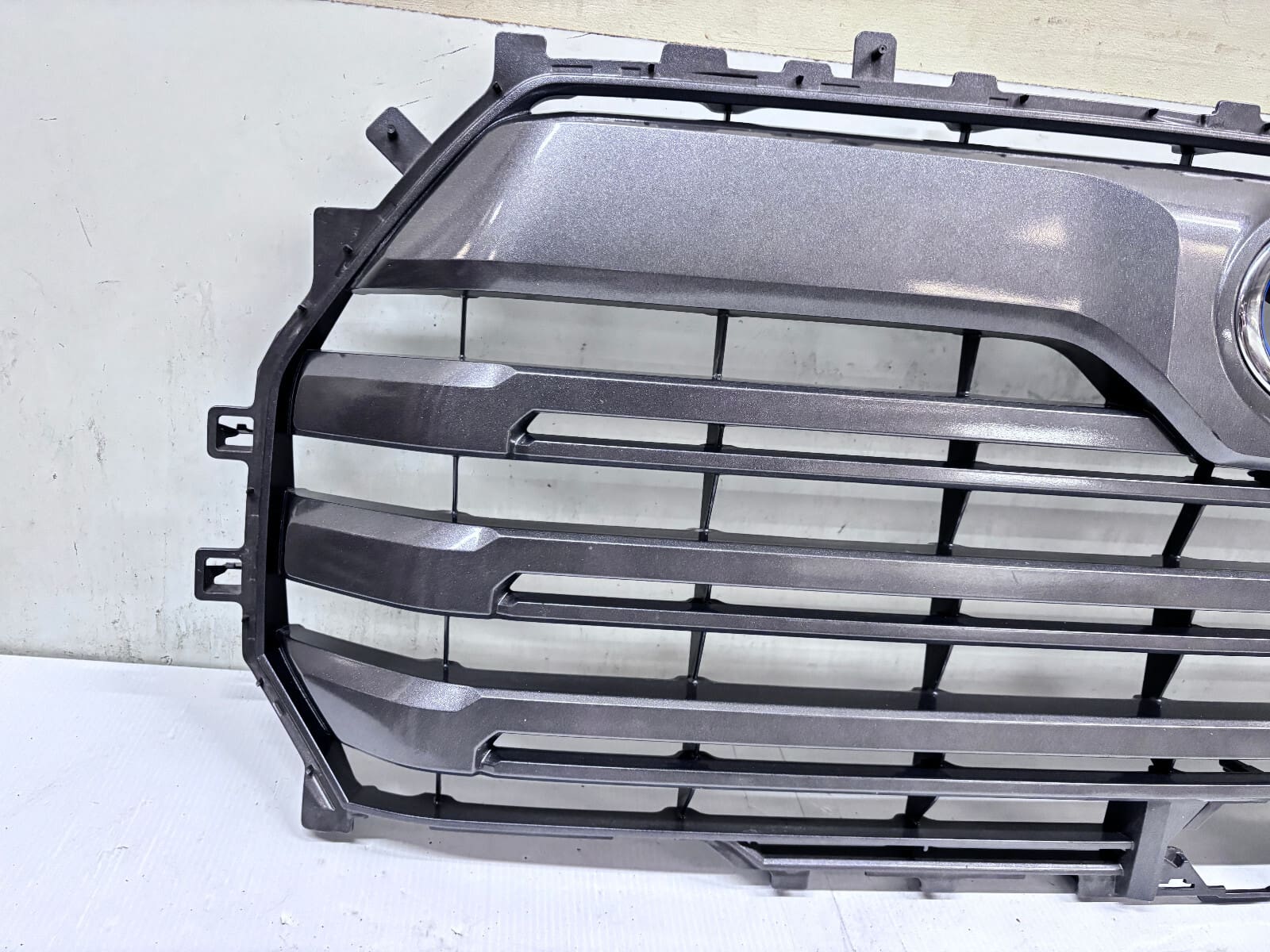 NICE 2022-24 Toyota Tundra Gray Front OEM Grille Genuine 53101-0C110 - Image 11