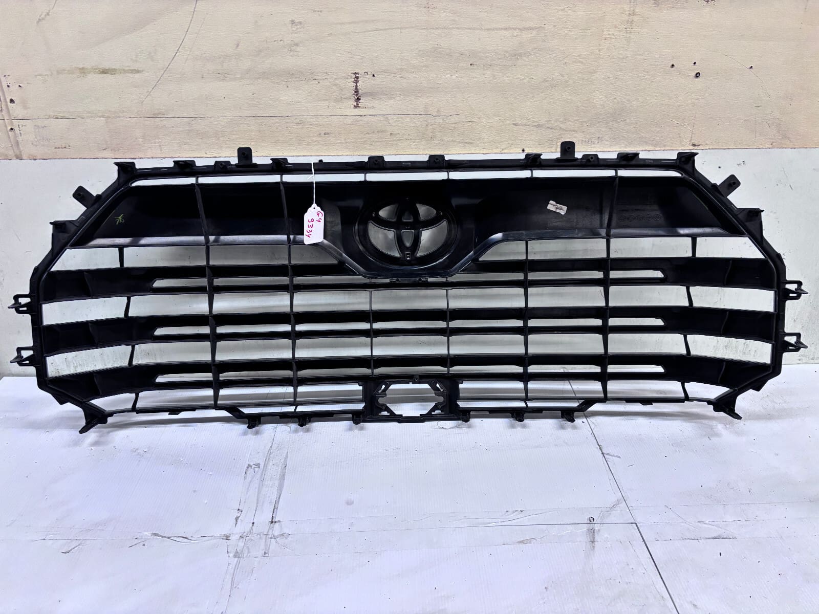 NICE 2022-24 Toyota Tundra Gray Front OEM Grille Genuine 53101-0C110 - Image 14