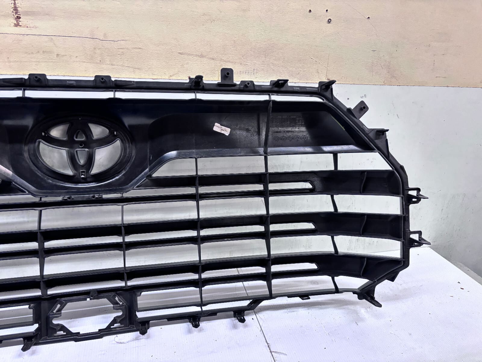 NICE 2022-24 Toyota Tundra Gray Front OEM Grille Genuine 53101-0C110 - Image 16