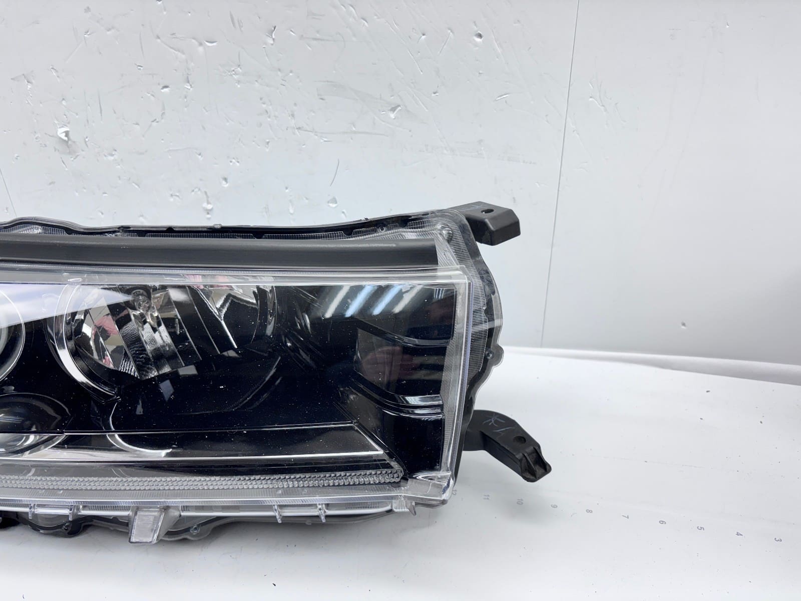 2017-2019 Toyota Highlander Halogen LED Front Right OEM Headlight - Image 2
