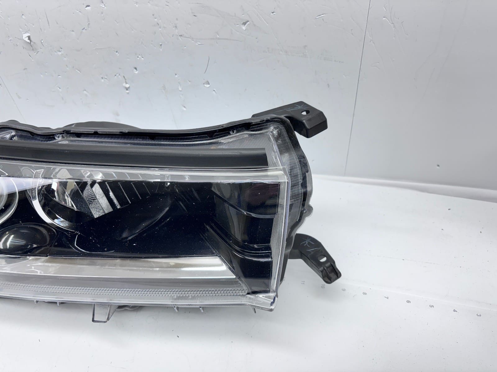 2017-2019 Toyota Highlander Halogen LED Front Right OEM Headlight - Image 3