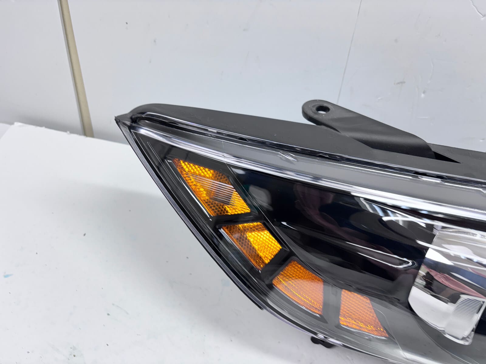 MINT 2011-13 Kia Optima Halogen Front Right OEM Headlight 92102-4C000 - Image 7