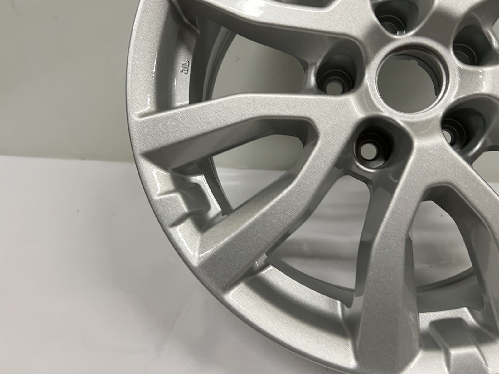 2017-2020 Nissan Rogue OEM 17x7 Inch Wheel Rim - Image 4