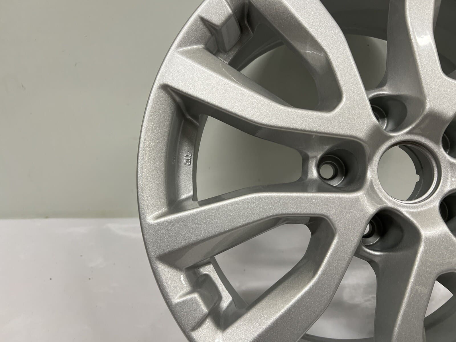 2017-2020 Nissan Rogue OEM 17x7 Inch Wheel Rim - Image 5