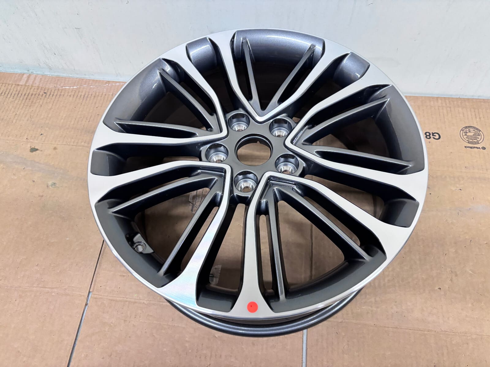 2015-2017 Hyundai Veloster 18x7.5 Inch Wheel 529102-v650 - Image 2