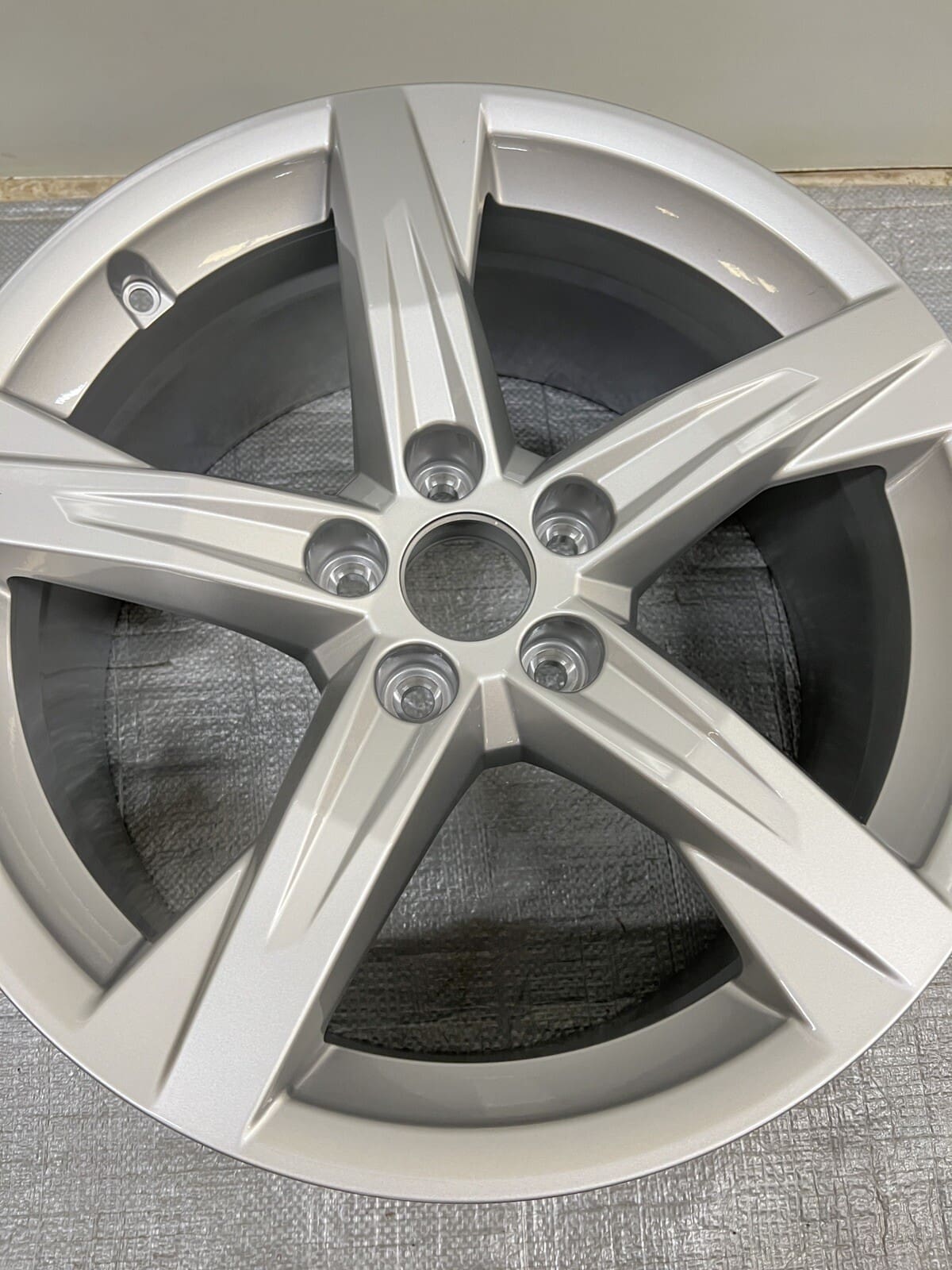 2021-2024 Audi Q5 18x8 Wheel OEM Genuine 80A601025BE - Image 9
