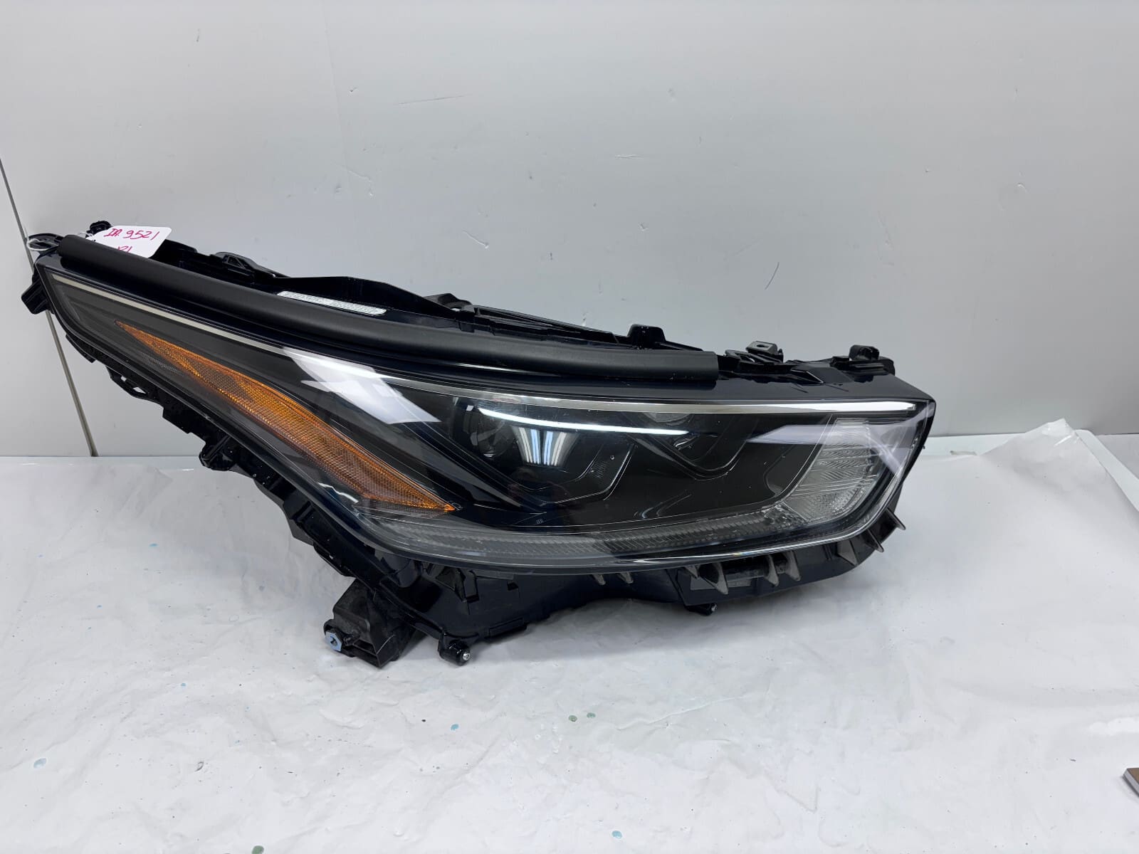 2020-23 Toyota Highlander LED Front Right OEM Headlight 10000-8A0HD