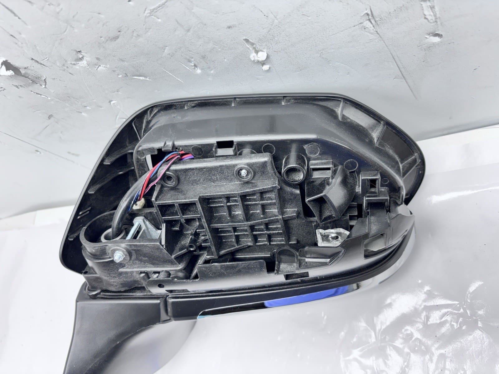2019-2022 Toyota Avalon Front Left Mirror Blind Spot Turn Signal - Image 7