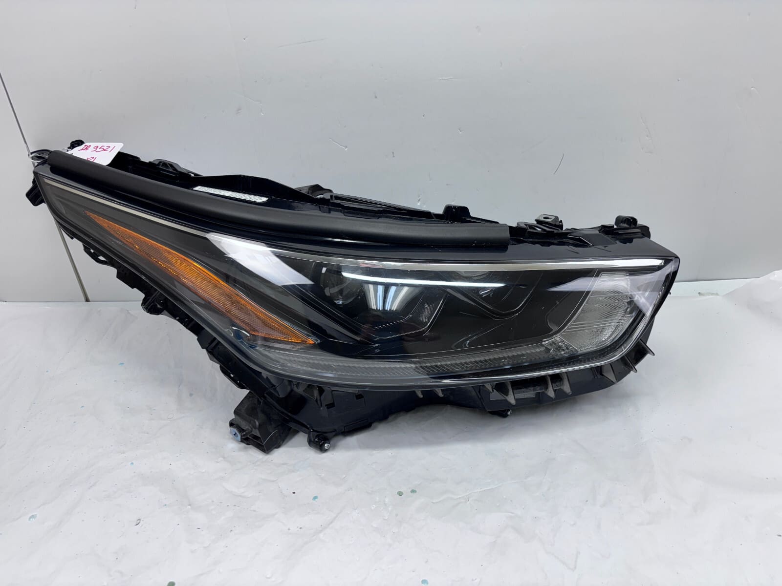 2020-23 Toyota Highlander LED Front Right OEM Headlight 10000-8A0HD - Image 2
