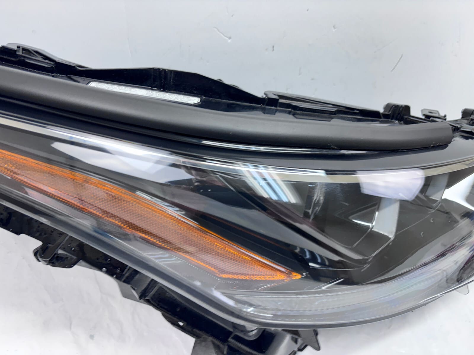 2020-23 Toyota Highlander LED Front Right OEM Headlight 10000-8A0HD - Image 11