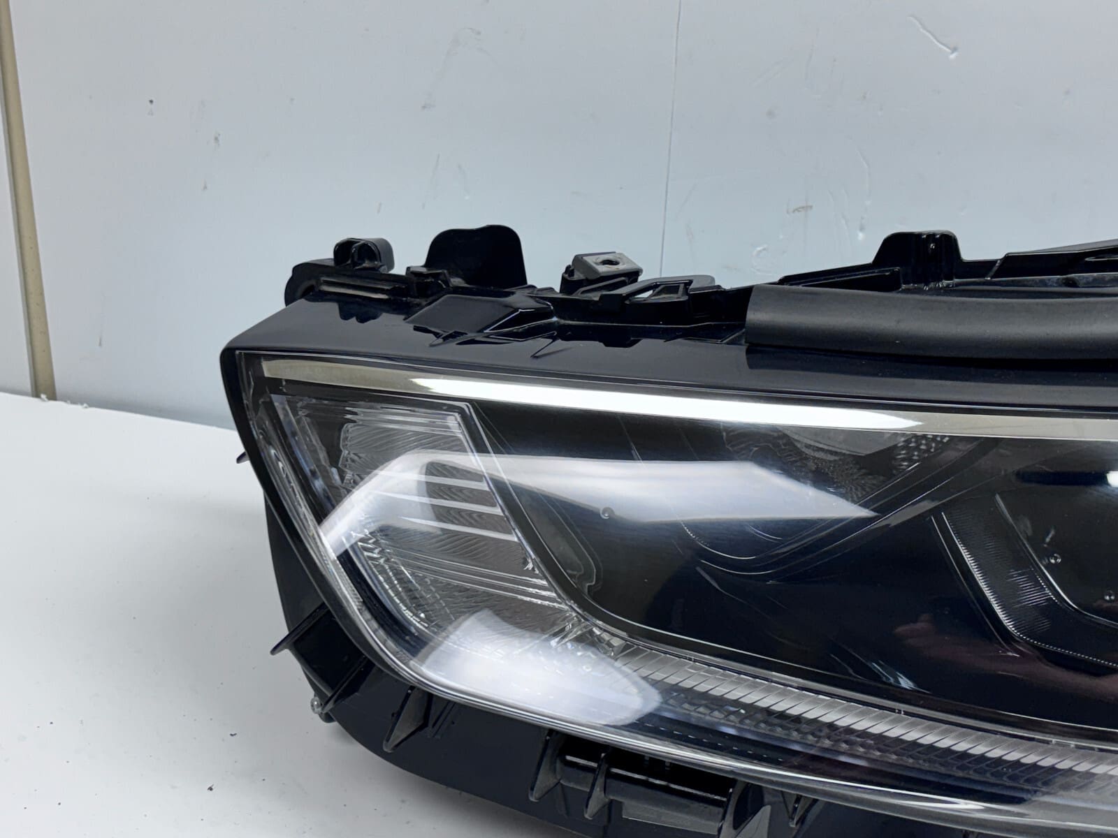 2020-23 Toyota Highlander LED Front Left OEM Headlight 10100-8A0HW - Image 2